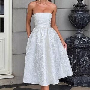 Elegant White Strapless Dress